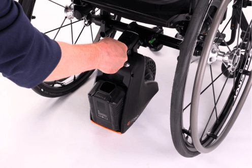 EMPULSE R90 | Chargement et montage sur fauteuil roulant à châssis fixe Vignette